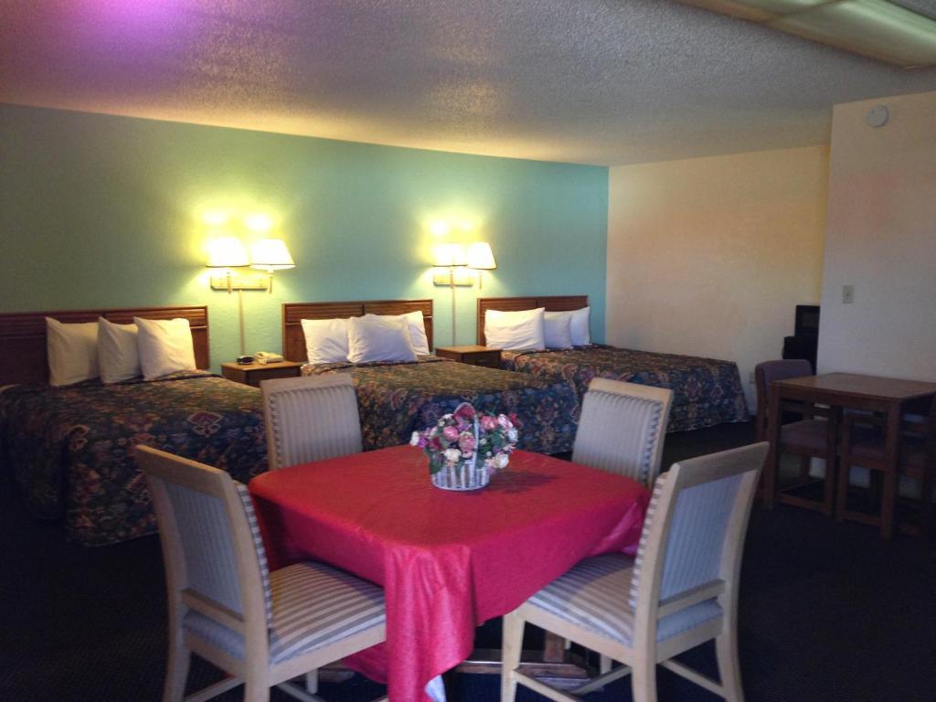 Super 7 Inn-Siloam Springs Quarto foto